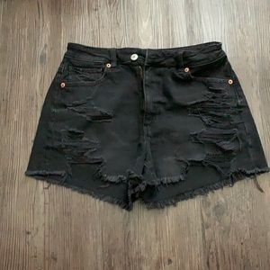 Like New Women’s Black Distressed Jean Shorts